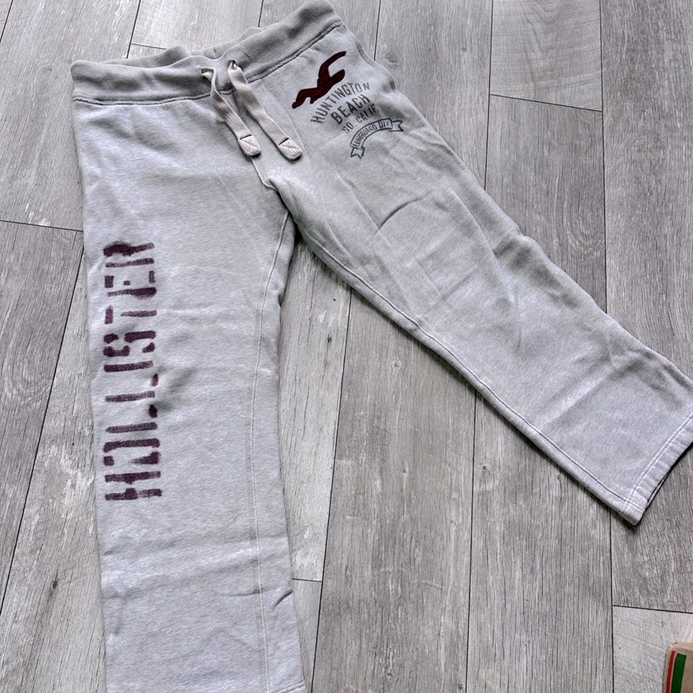 Hollister Light Gray Sweatpants with Maroon Logo